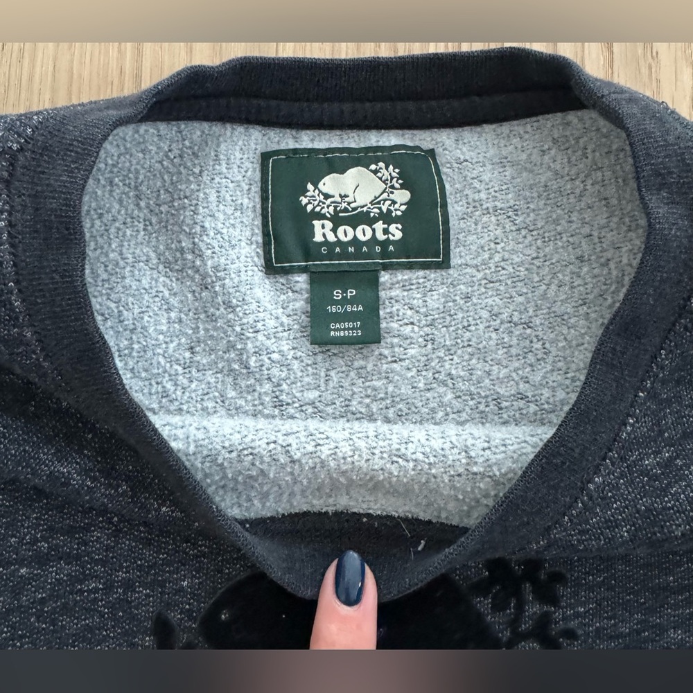 Roots Women’s Original Crewneck Sweater - Size Small - Picture 4 of 4